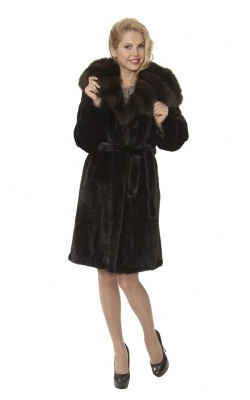 шуба-пальто под пояс из норки с капюшоном - 01150 от интернет-магазина «Dynasty» 