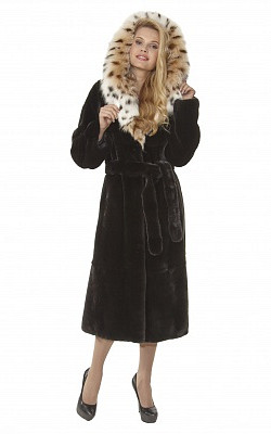 шуба-пальто под пояс из черной норки блэклама (blackglama) с капюшоном из рыси - 01202 от интернет-магазина «Dynasty» 