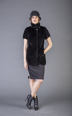 жилет из норки, цвет черный - 800102 от интернет-магазина «Dynasty» 