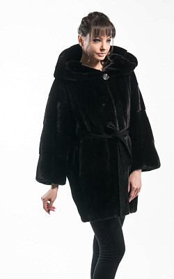 шуба из норки, цвет чёрный - 820413 от интернет-магазина «Dynasty» 